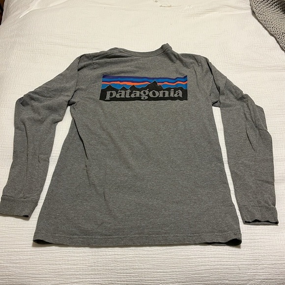 Patagonia Mens Small Long Sleeve Shirt Logo Responsibili-Tee Spellout Graphic - Picture 6 of 9